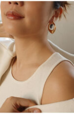 Sculpted Gold Hoop