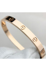 Classic Screw Design Bracelet - Image 2