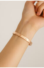 Classic Screw Design Bracelet - Image 4